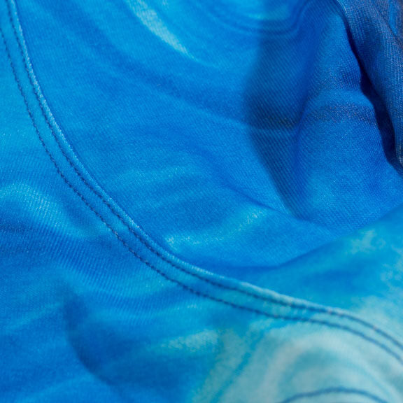 Close-up of our stunning Onde print